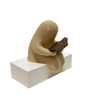 Veilleuse fantôme lisant un livre — image 19